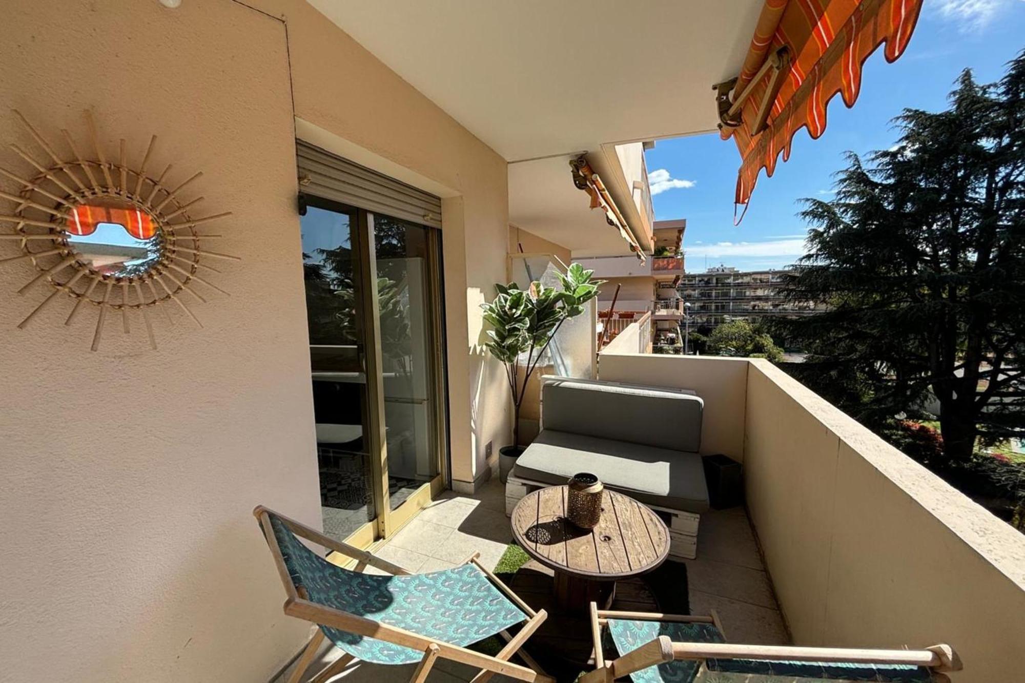 Bright Flat Near To The Beach & Harbor Saint-Laurent-du-Var Exterior photo